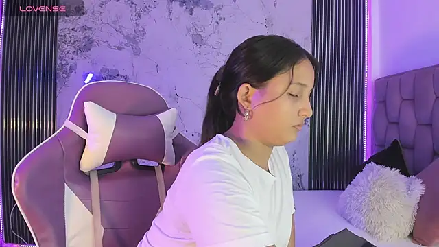 Laly Cherry  online show from 10.15.25