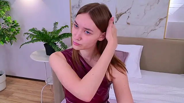 AmadaReine online show from 11.10.25