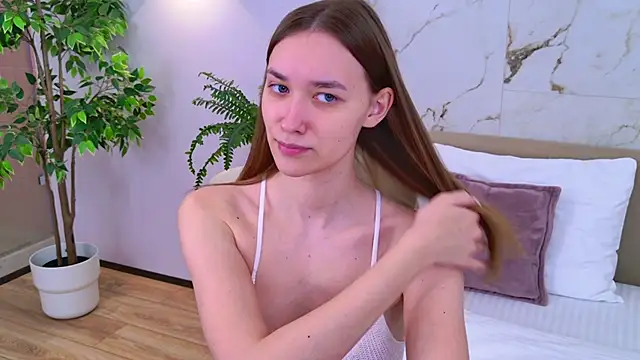 AmadaReine online show from 11.30.25