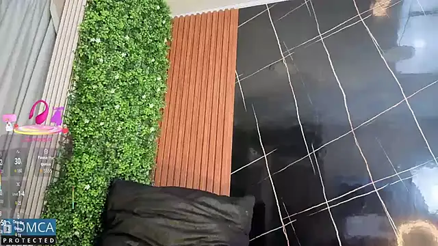 Kiara Zahiri   online show from 11.03.25