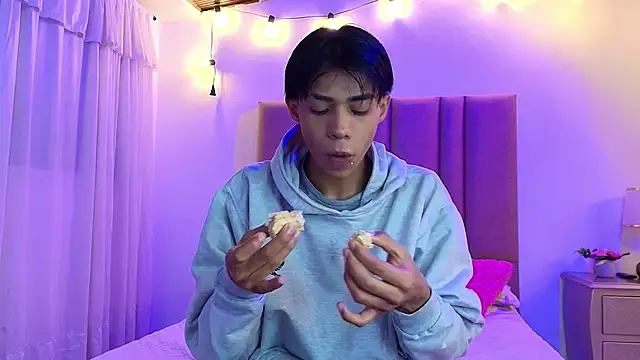 camilo nom online show from 11.08.25