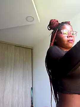 Snapshot of Sweet-Jade chatting on 09.26.25 Sweet-Jade online show from 09.26.25