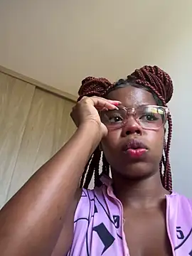 Snapshot of Sweet-Jade chatting on 09.28.25 Sweet-Jade online show from 09.28.25