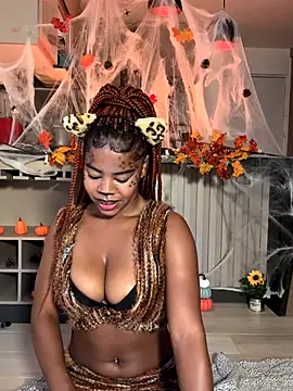 Snapshot of Sweet-Jade chatting on 10.10.25 Sweet-Jade online show from 10.10.25