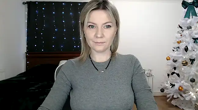 ParadiseAlina online show from 12.15.24