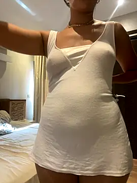 Snapshot of HoneySpicy chatting on 10.27.25 HoneySpicy online show from 10.27.25