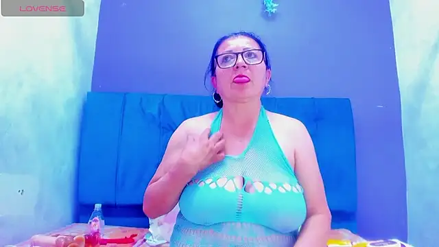 andrealopezcm101 online show from 05.20.26