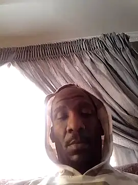 Snapshot of longdickson12345 chatting on 09.26.25 longdickson12345 online show from 09.26.25