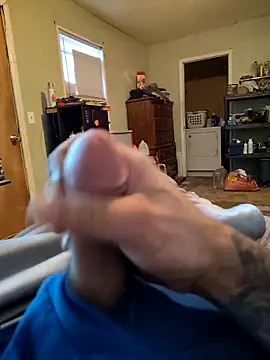 Snapshot of Wolfyking95 chatting on 09.12.25 Wolfyking95 online show from 09.12.25