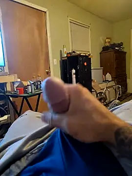 Snapshot of Wolfyking95 chatting on 09.16.25 Wolfyking95 online show from 09.16.25