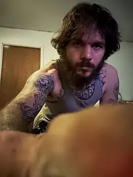 Snapshot of Wolfyking95 chatting on 10.17.25 Wolfyking95 online show from 10.17.25