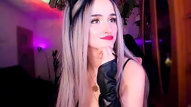 Snapshot of MistressJolie chatting on 01.30.25 MistressJolie online show from 01.30.25