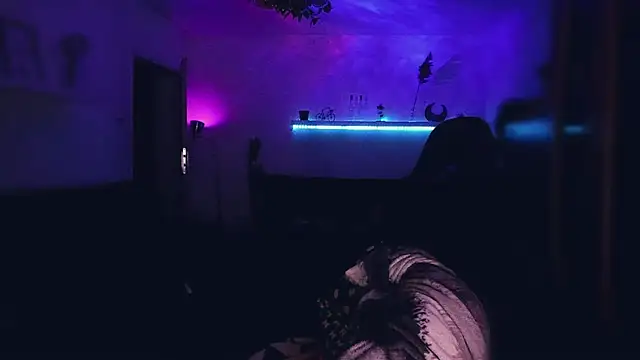 Snapshot of MistressJolie chatting on 11.06.25 MistressJolie online show from 11.06.25