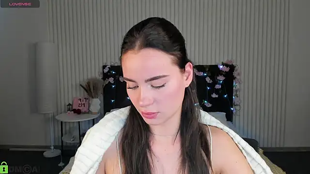 Ameli Povilain online show from 12.23.25