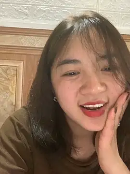 Snapshot of Lonnina chatting on 10.22.25 Lonnina online show from 10.22.25