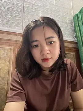 Snapshot of Lonnina chatting on 10.24.25 Lonnina online show from 10.24.25