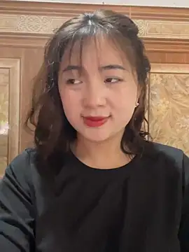 Snapshot of Lonnina chatting on 11.16.25 Lonnina online show from 11.16.25