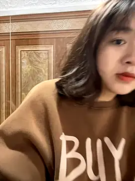 Snapshot of Lonnina chatting on 11.17.25 Lonnina online show from 11.17.25