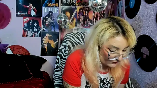 Avril Maria online show from 04.19.26