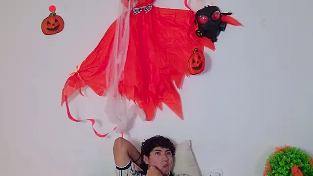 Laura and Kevin online show from 10.18.25