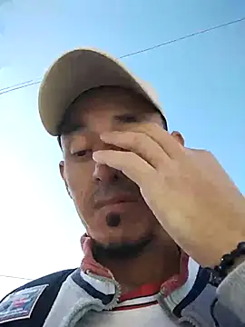 Snapshot of JuanD_vero chatting on 10.03.25 JuanD vero online show from 10.03.25