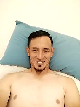 Snapshot of JuanD_vero chatting on 10.07.25 JuanD vero online show from 10.07.25