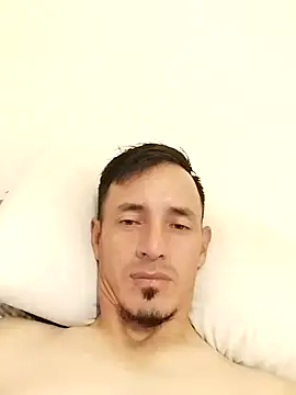 Snapshot of JuanD_vero chatting on 10.08.25 JuanD vero online show from 10.08.25