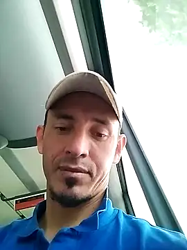 Snapshot of JuanD_vero chatting on 10.13.25 JuanD vero online show from 10.13.25