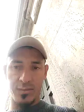 Snapshot of JuanD_vero chatting on 10.17.25 JuanD vero online show from 10.17.25