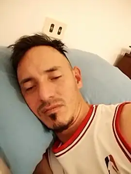 Snapshot of JuanD_vero chatting on 10.23.25 JuanD vero online show from 10.23.25