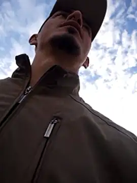 Snapshot of JuanD_vero chatting on 10.26.25 JuanD vero online show from 10.26.25