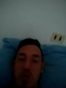 Snapshot of JuanD_vero chatting on 11.03.25 JuanD vero online show from 11.03.25