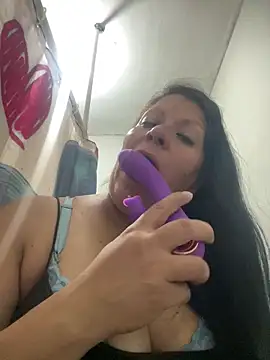 Snapshot of nimsix chatting on 09.28.25 nimsix online show from 09.28.25