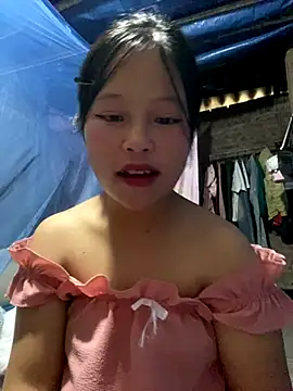 Snapshot of O_o_UwU_o_O chatting on 10.16.25 O o UwU o O online show from 10.16.25