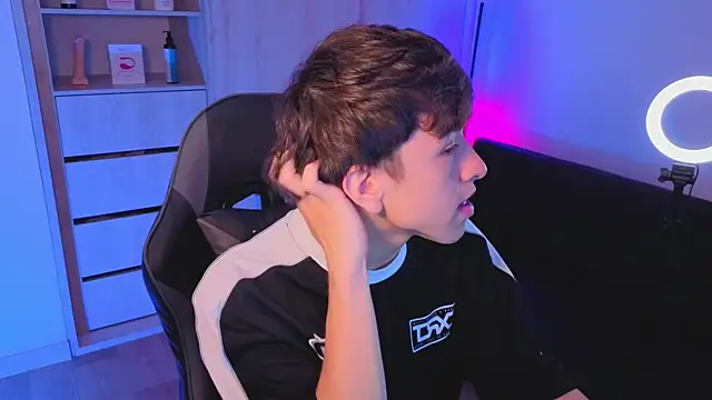 onlinenico online show from 10.17.25