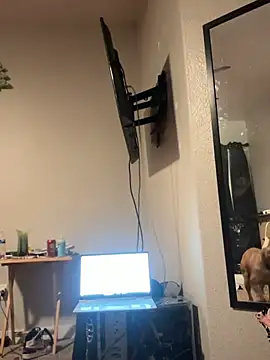 Adrianeverhart0828 online show from 04.28.26