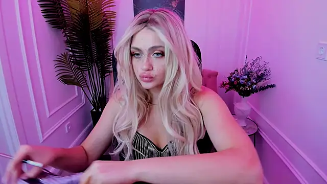 LeslieMineg online show from 09.10.25