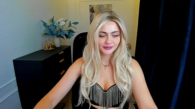 LeslieMineg online show from 09.11.25