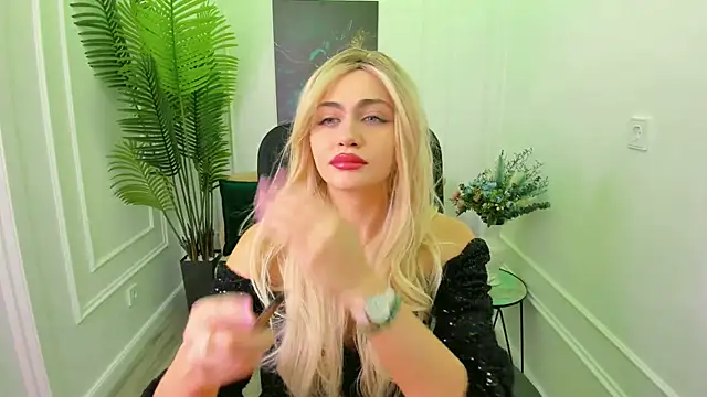 LeslieMineg online show from 09.15.25