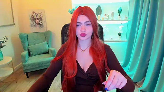 LeslieMineg online show from 10.13.25