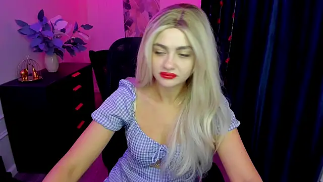 LeslieMineg online show from 11.05.25