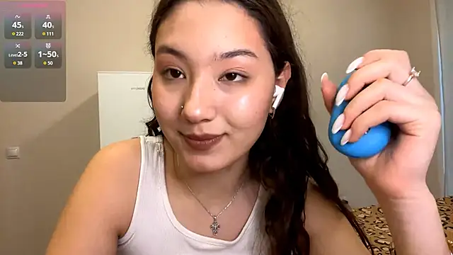 Snapshot of Sakuravice chatting on 10.05.25 Sakuravice online show from 10.05.25