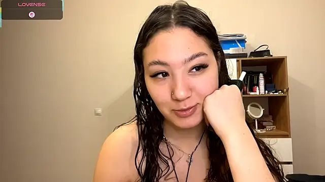 Snapshot of Sakuravice chatting on 10.20.25 Sakuravice online show from 10.20.25