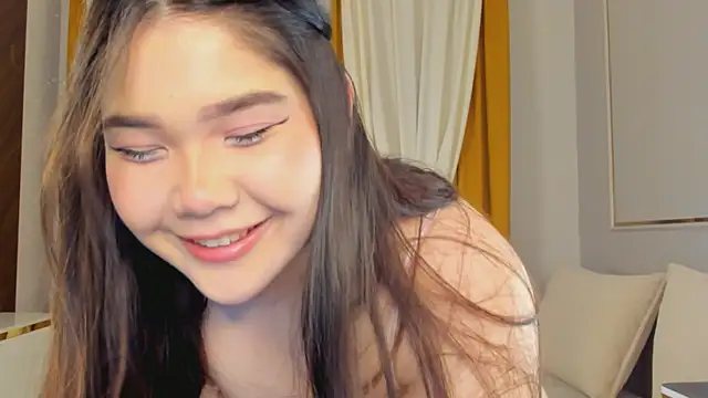 yummmymommy online show from 10.04.25