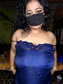 Snapshot of Smile-quien chatting on 09.25.25 Smile-quien online show from 09.25.25