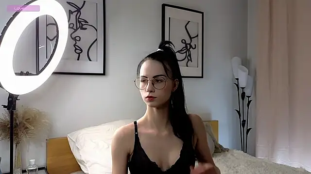 ArlineJanik online show from 11.05.25