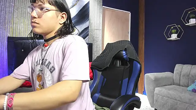 christina vamp1 online show from 10.14.25