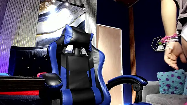 christina vamp1 online show from 11.14.25