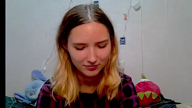 Snapshot of _kikiclark__ chatting on 10.04.25 kikiclark online show from 10.04.25