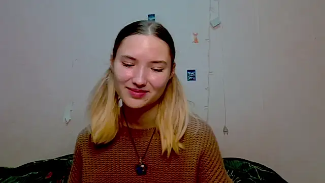 Snapshot of _kikiclark__ chatting on 10.08.25 kikiclark online show from 10.08.25